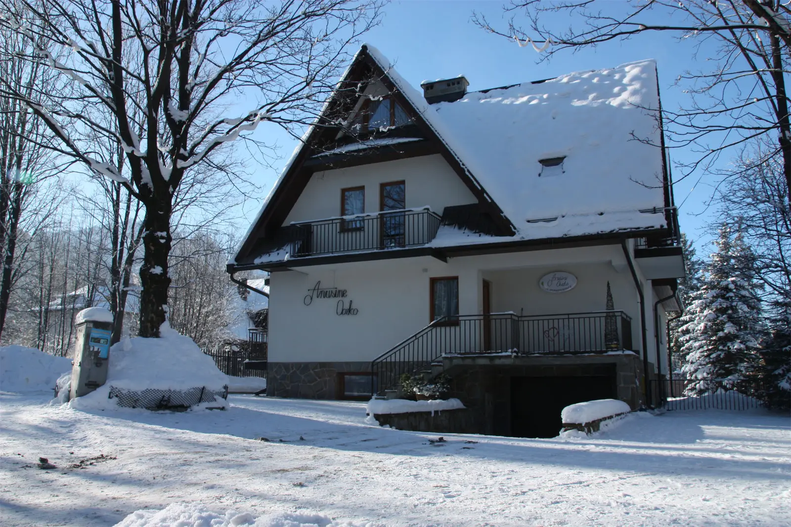 Ogród i fasada Anusine Oczko